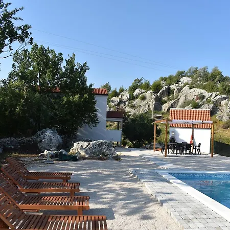 Villa Bonaventura Countryside Near Split Neoric