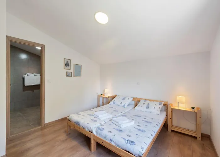 In With Pool And Bubble Bath